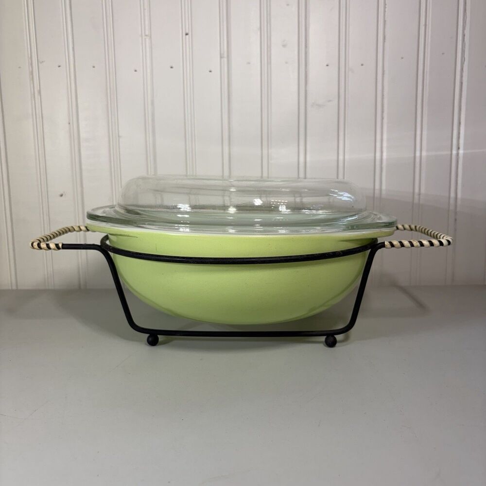 Vtg Green Round Pyrex 2 Quart Casserole Bowl #024 and 624-C Lid w/Cradle